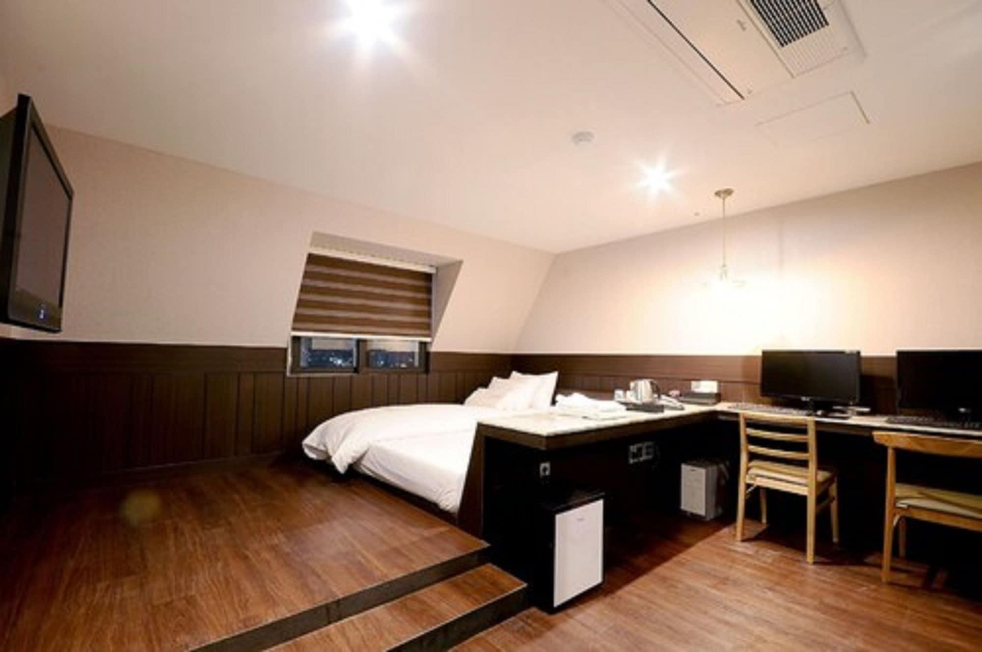 Queens Hotel Seomyeon Busan Extérieur photo