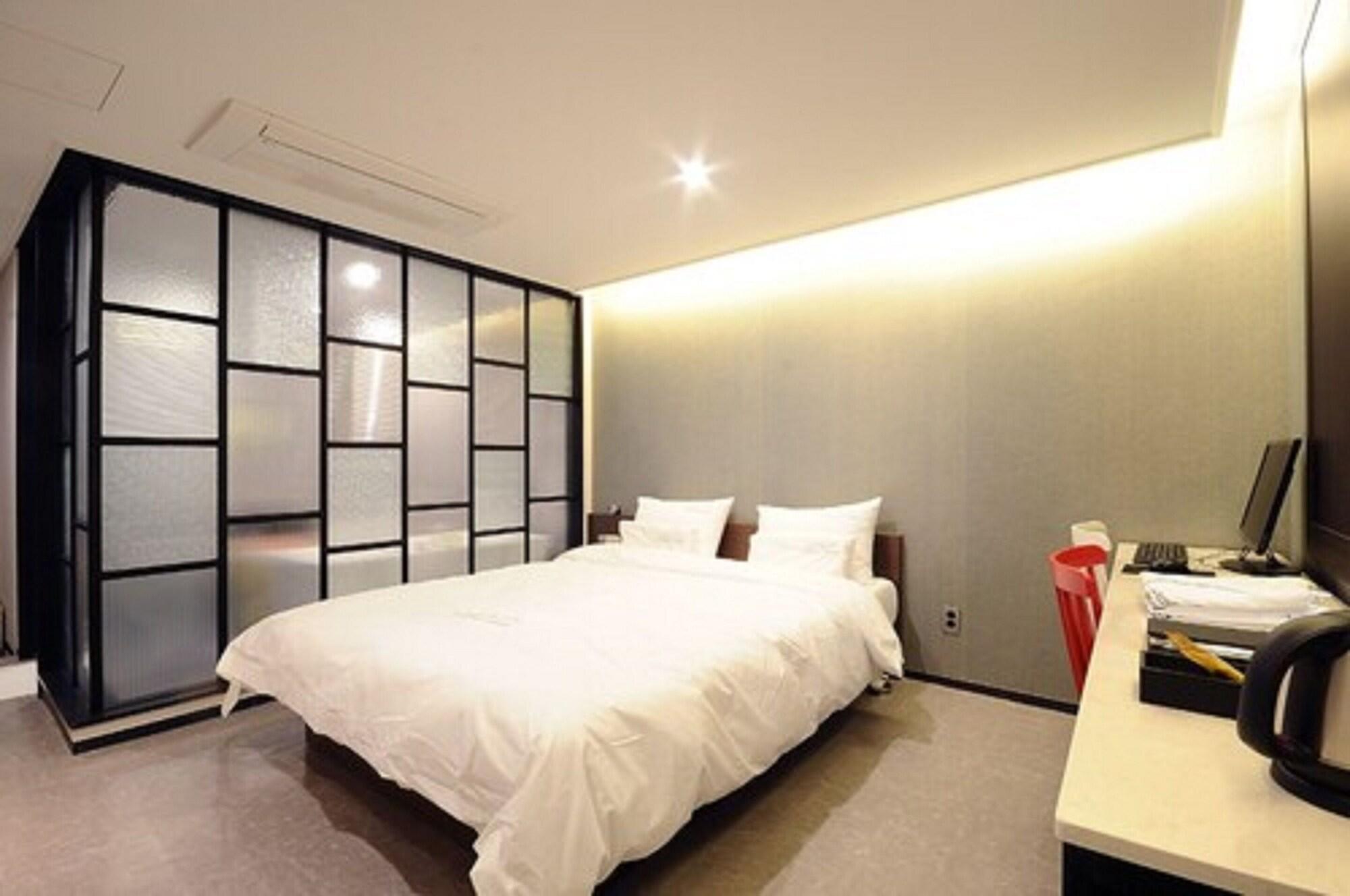 Queens Hotel Seomyeon Busan Extérieur photo