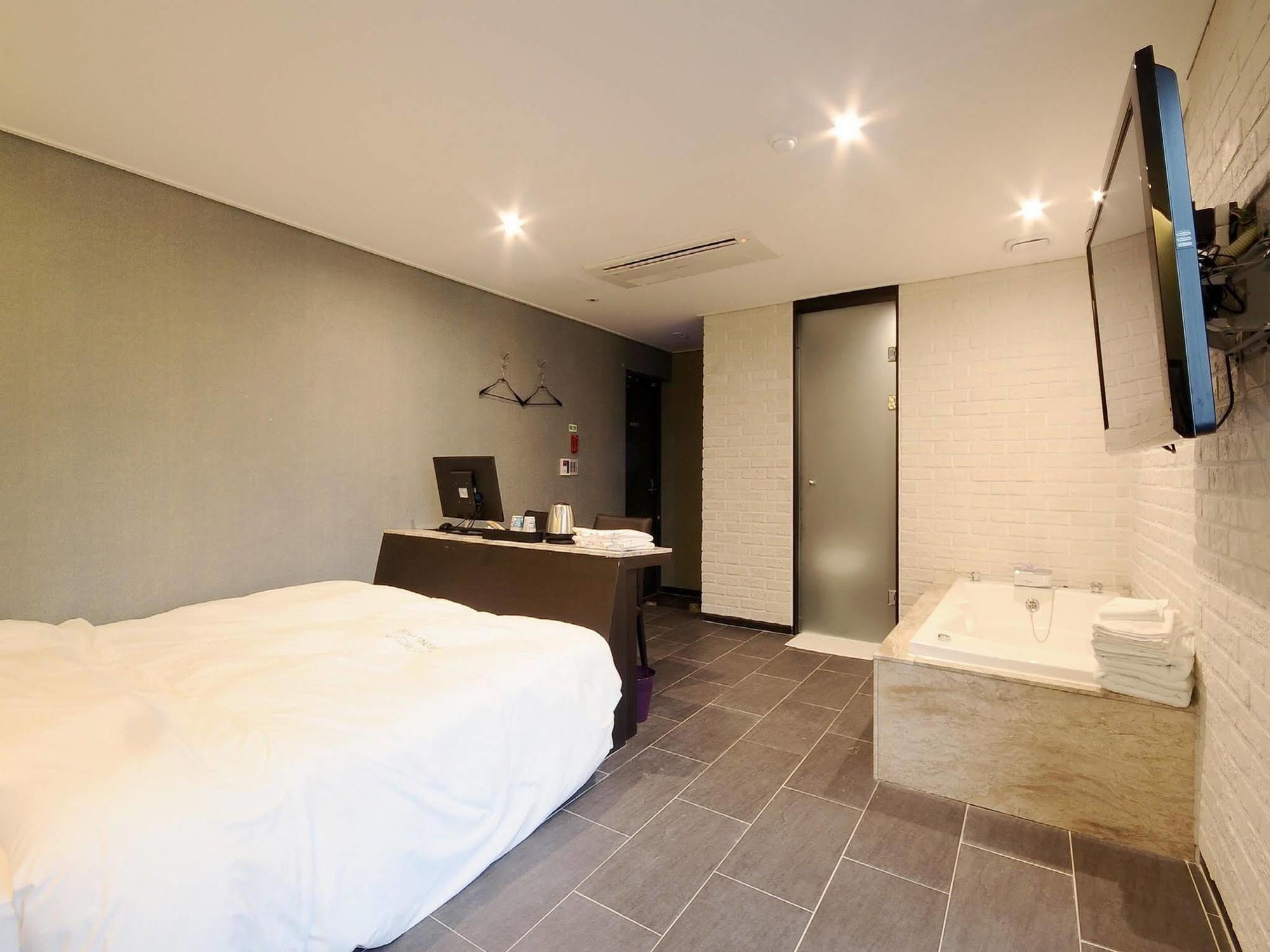 Queens Hotel Seomyeon Busan Extérieur photo