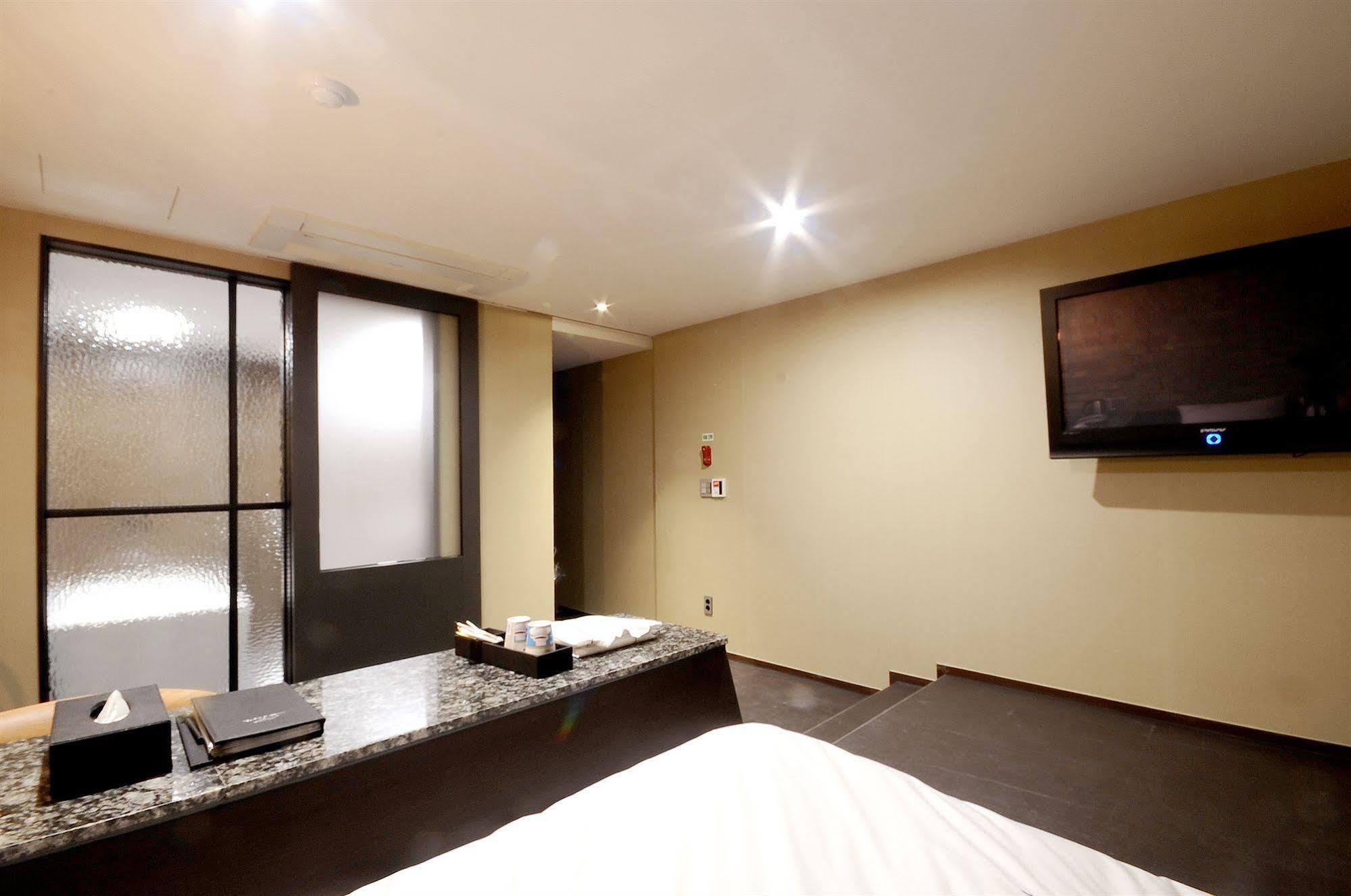 Queens Hotel Seomyeon Busan Extérieur photo